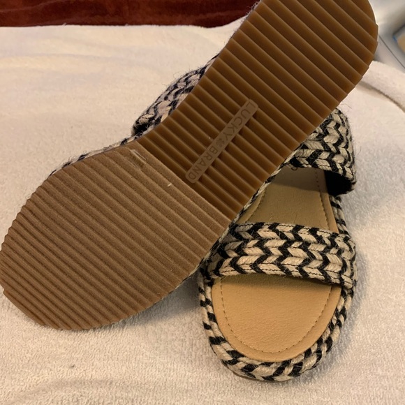 Shoes - Picture 4 of 4